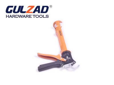CAULKING GUN (BLACK RUBBER HANDLE)